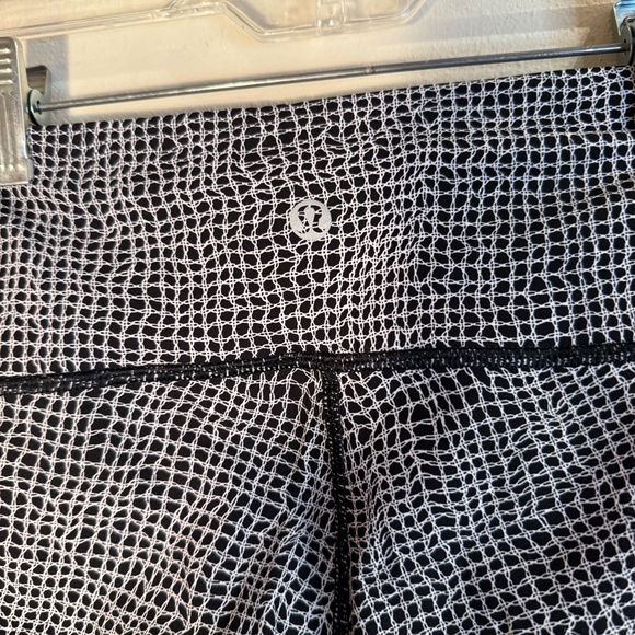 Lululemon Women’s High Rise Wunder Under Luxtreme Leggings, Size 4, Blk & Wht - Picture 8 of 13